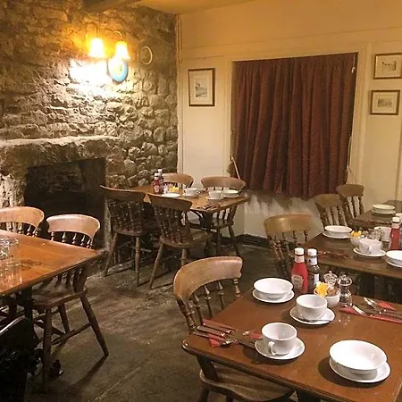Мини-отель Fox And Hounds Starbotton