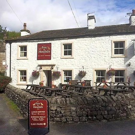 Fox And Hounds