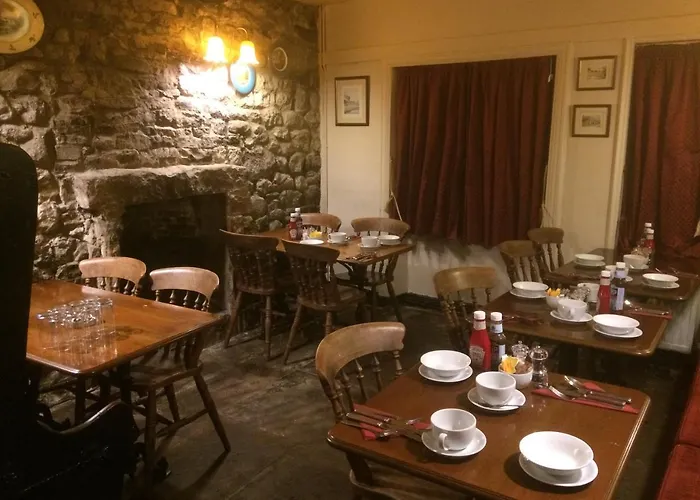 Fox And Hounds Inn *